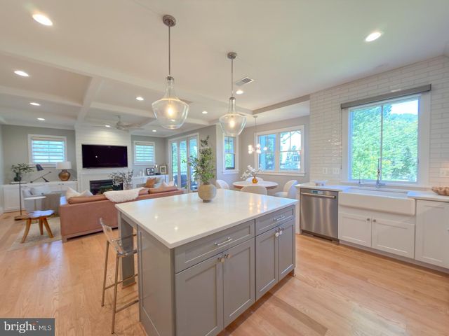 3011 19TH ST S, Arlington, VA 22204
