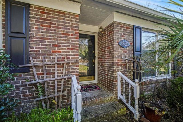 1225 Hillside Drive, Hanahan, SC 29410