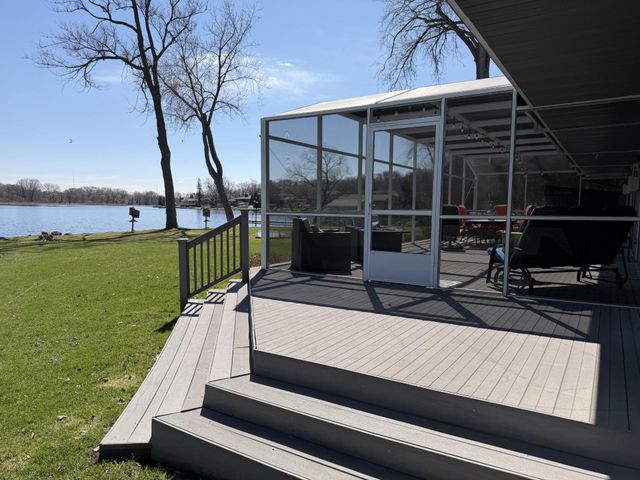 2065 Long Lake Road, New Brighton, MN 55112