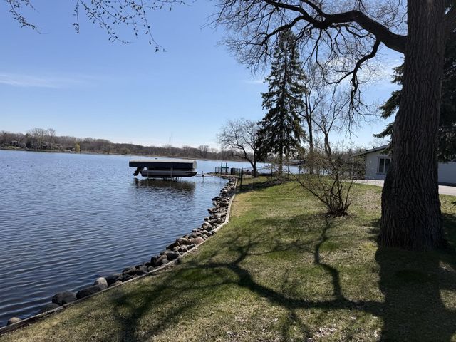 2065 Long Lake Road, New Brighton, MN 55112