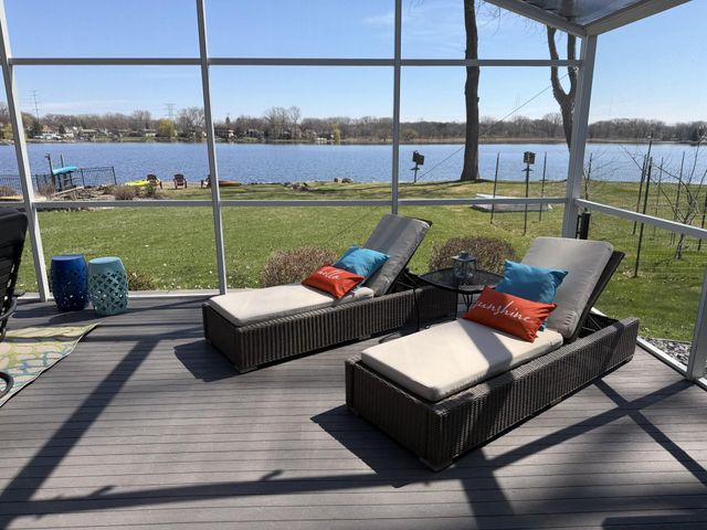 2065 Long Lake Road, New Brighton, MN 55112