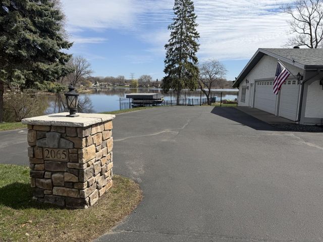 2065 Long Lake Road, New Brighton, MN 55112