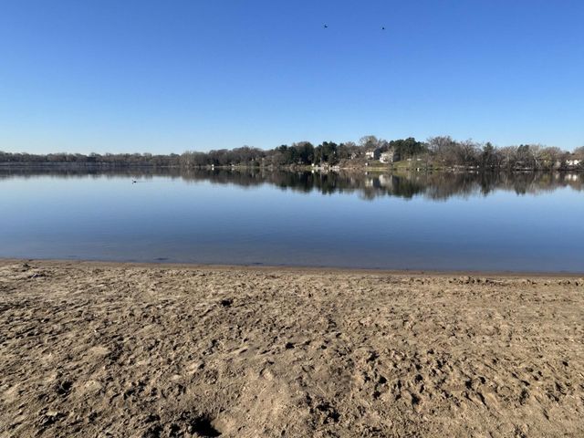 2065 Long Lake Road, New Brighton, MN 55112