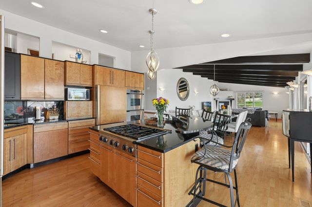 2065 Long Lake Road, New Brighton, MN 55112