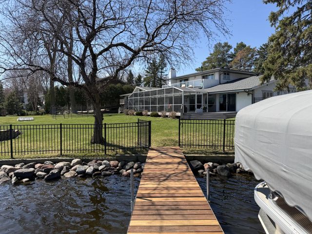 2065 Long Lake Road, New Brighton, MN 55112