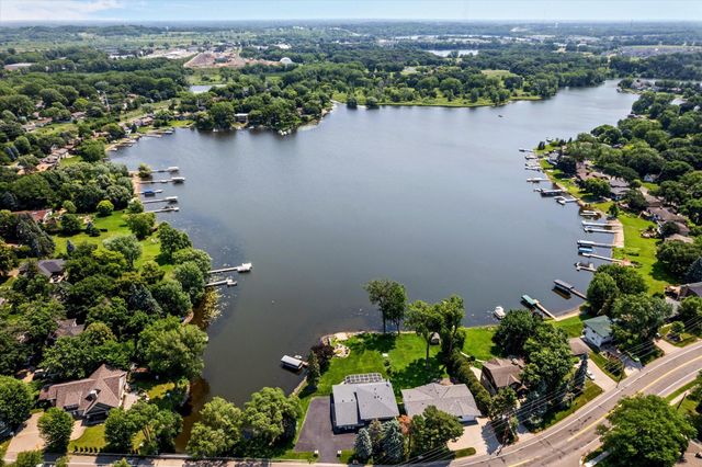 2065 Long Lake Road, New Brighton, MN 55112