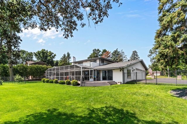 2065 Long Lake Road, New Brighton, MN 55112