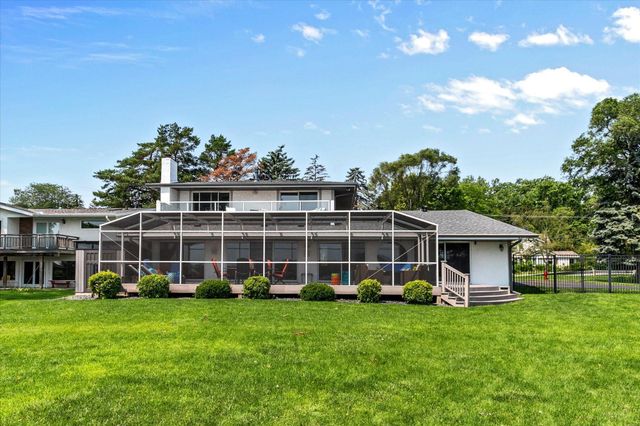 2065 Long Lake Road, New Brighton, MN 55112
