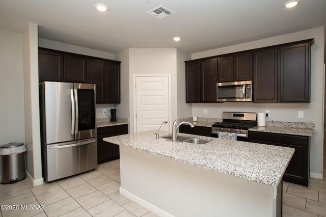 10032 N Smooth Agave Loop, Marana, AZ 85653