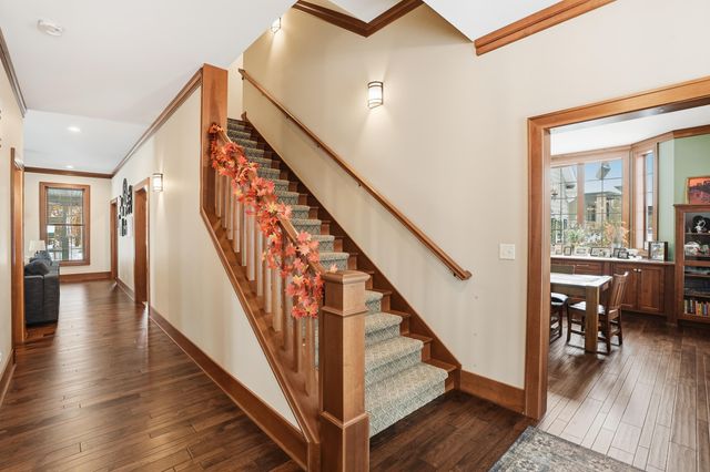 804 Shannon Drive, Crown Point, IN 46307