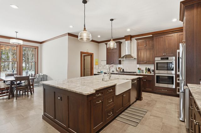 804 Shannon Drive, Crown Point, IN 46307