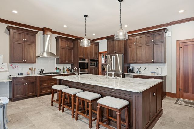 804 Shannon Drive, Crown Point, IN 46307