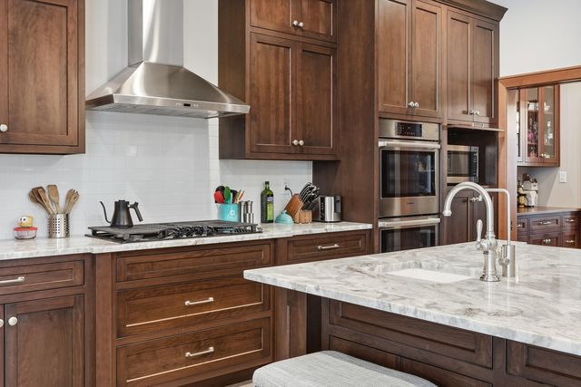 804 Shannon Drive, Crown Point, IN 46307