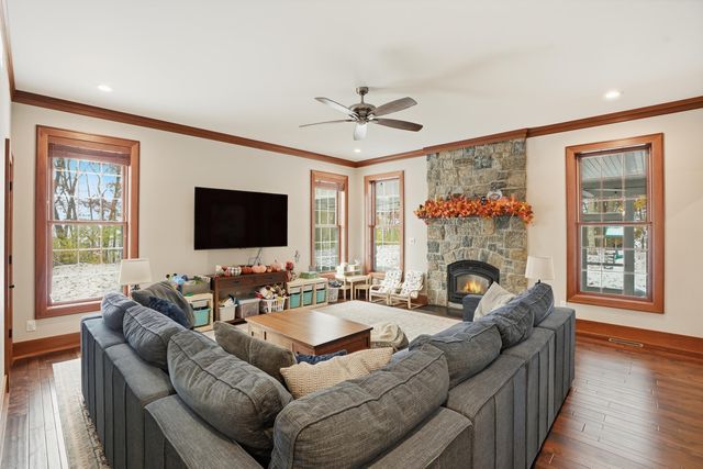 804 Shannon Drive, Crown Point, IN 46307