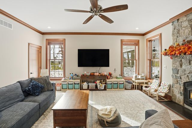 804 Shannon Drive, Crown Point, IN 46307