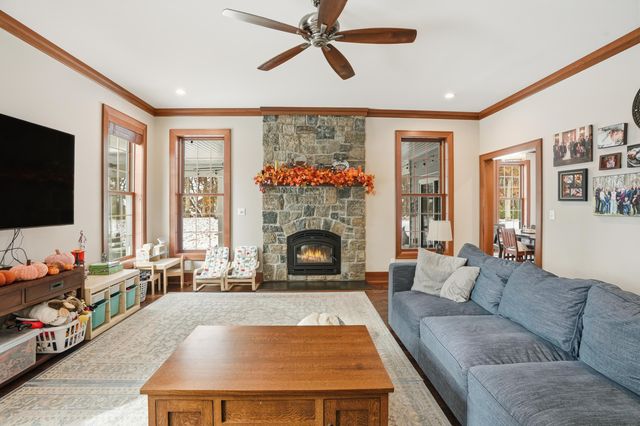 804 Shannon Drive, Crown Point, IN 46307