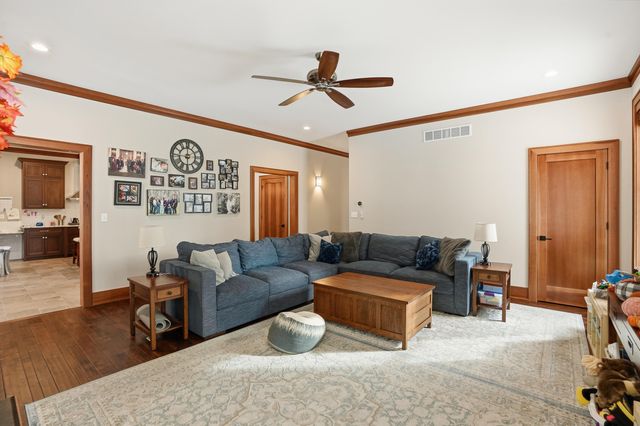 804 Shannon Drive, Crown Point, IN 46307