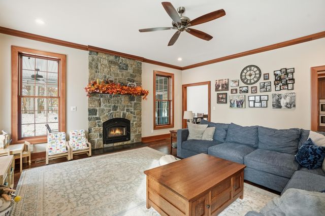 804 Shannon Drive, Crown Point, IN 46307