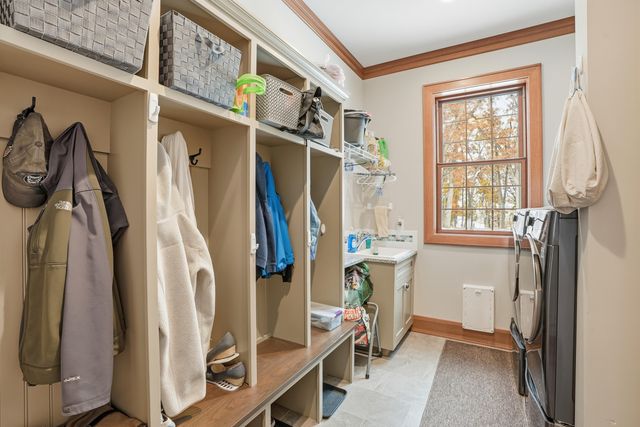 804 Shannon Drive, Crown Point, IN 46307