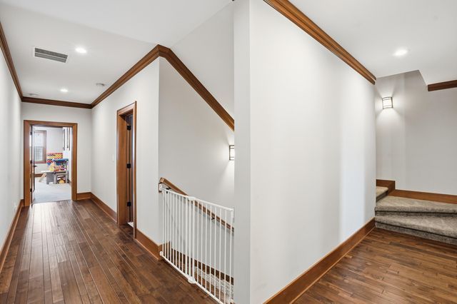 804 Shannon Drive, Crown Point, IN 46307