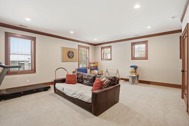 804 Shannon Drive, Crown Point, IN 46307