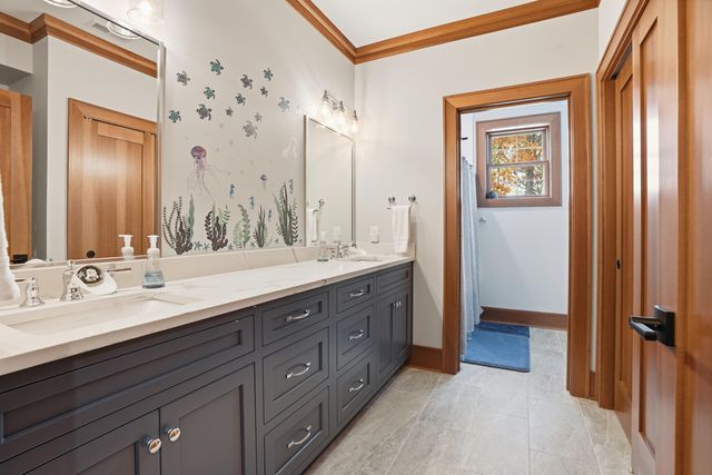 804 Shannon Drive, Crown Point, IN 46307