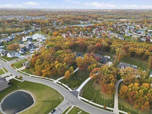 804 Shannon Drive, Crown Point, IN 46307