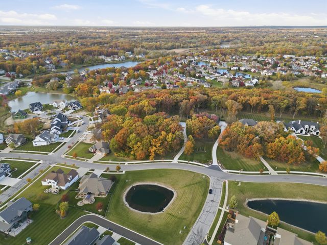 804 Shannon Drive, Crown Point, IN 46307