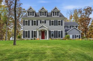 804 Shannon Drive, Crown Point, IN 46307