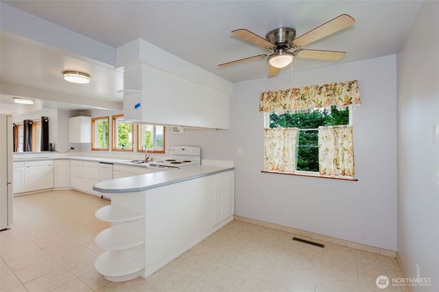 1925 N Callow Avenue, Bremerton, WA 98312