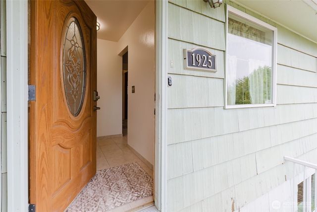 1925 N Callow Avenue, Bremerton, WA 98312