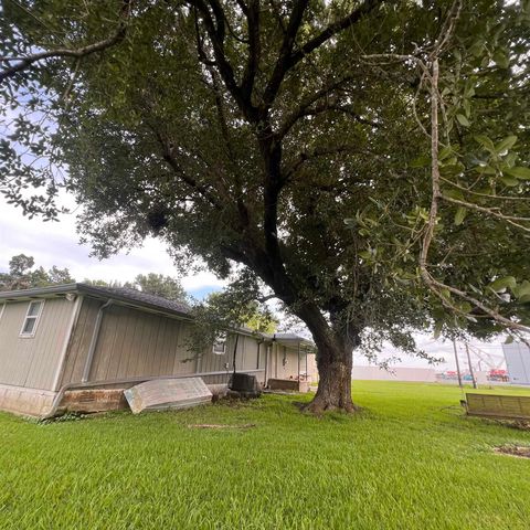 127 Bayou Blue Rd, Houma, LA 70364