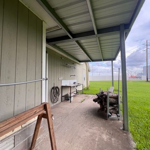 127 Bayou Blue Rd, Houma, LA 70364