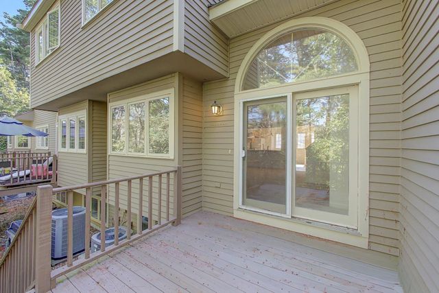 6 Lilac Ct 6, Hopkinton, MA 01748