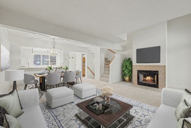 6 Lilac Ct 6, Hopkinton, MA 01748