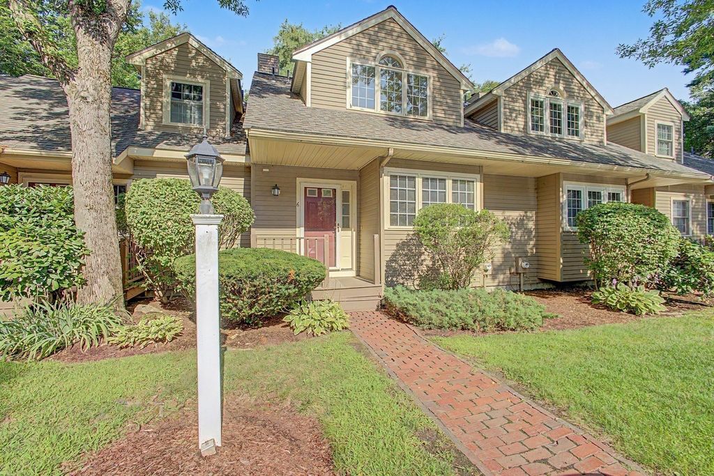 6 Lilac Ct 6, Hopkinton, MA 01748
