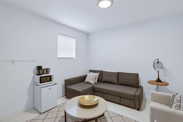 4710 Grant St, Hollywood, FL 33021