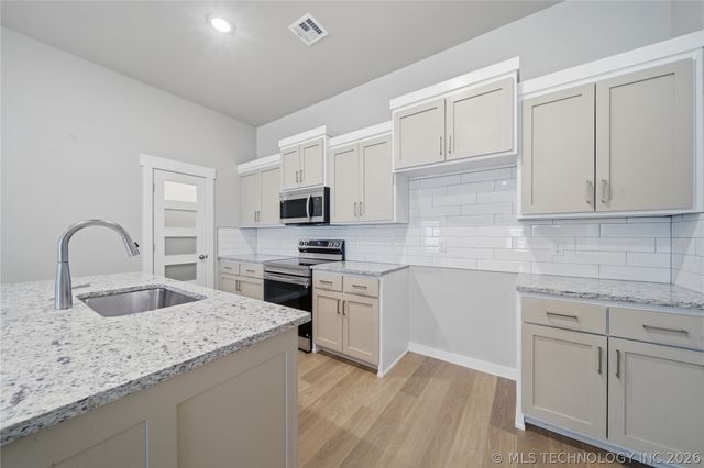 14647 E 39th Place S, Tulsa, OK 74134