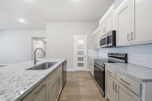 14647 E 39th Place S, Tulsa, OK 74134