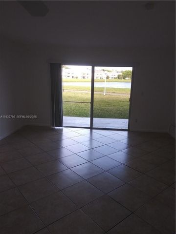 3437 NW 44th St 104, Oakland Park, FL 33309