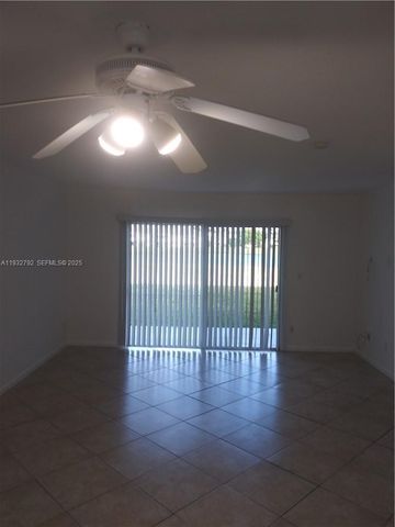 3437 NW 44th St 104, Oakland Park, FL 33309