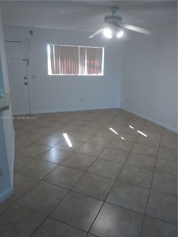 3437 NW 44th St 104, Oakland Park, FL 33309
