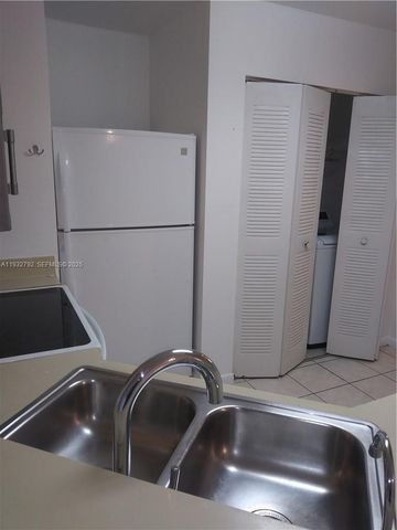 3437 NW 44th St 104, Oakland Park, FL 33309