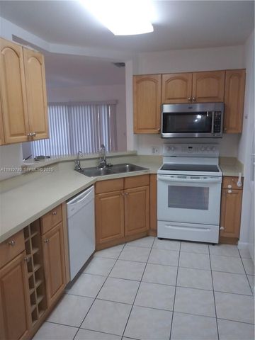 3437 NW 44th St 104, Oakland Park, FL 33309