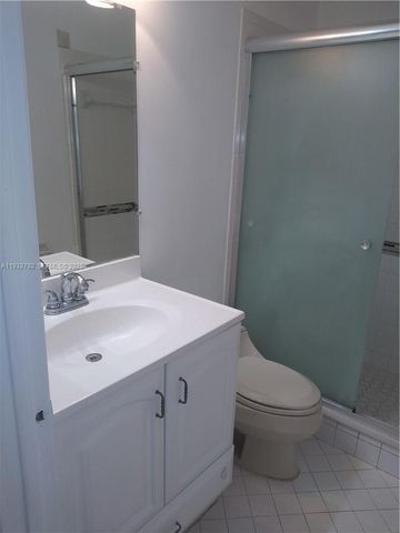 3437 NW 44th St 104, Oakland Park, FL 33309