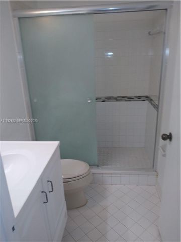 3437 NW 44th St 104, Oakland Park, FL 33309