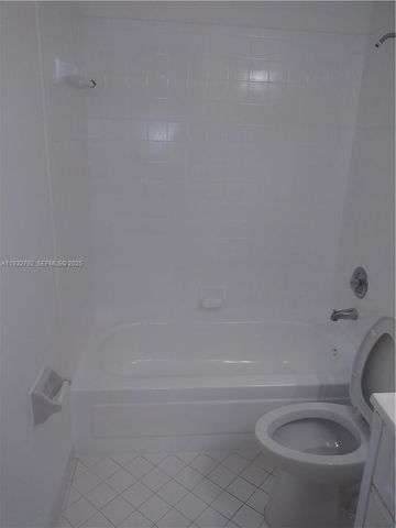 3437 NW 44th St 104, Oakland Park, FL 33309