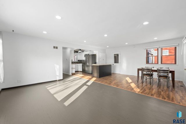 1812 W 28th St Street, Sioux Falls, SD 57105