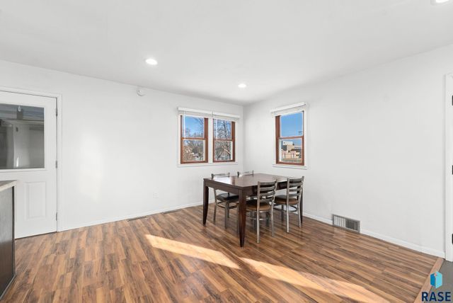 1812 W 28th St Street, Sioux Falls, SD 57105