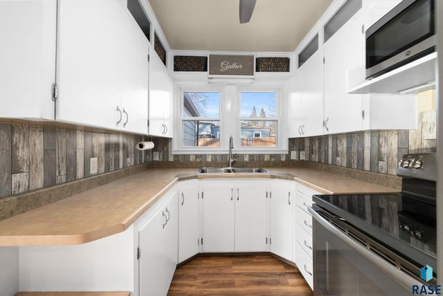 1812 W 28th St Street, Sioux Falls, SD 57105